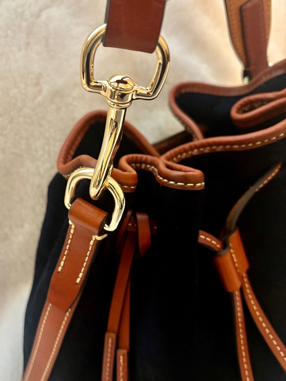 Dooney & Bourke Black Suede Drawstring Bucket Shoulder Bag🖤 - Picture 5 of 12